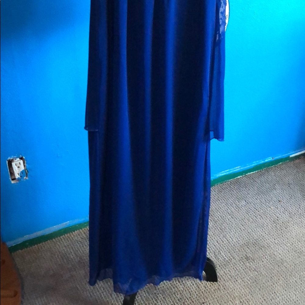 Dress - Picture 6 of 7
